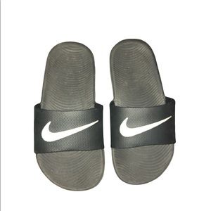 nike slides youth size 5
